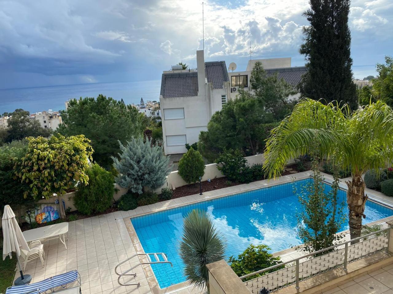 Seaview 6 Bedroom Villa & Private Pool Лимасол Номер фото